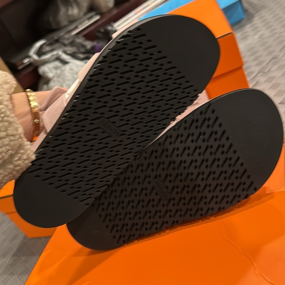 Hermes Chypre 38 in Rose Brand new in box - Picture 3 of 4